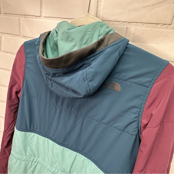 The North Face ColorBlock Jacket - Picture 7 of 12